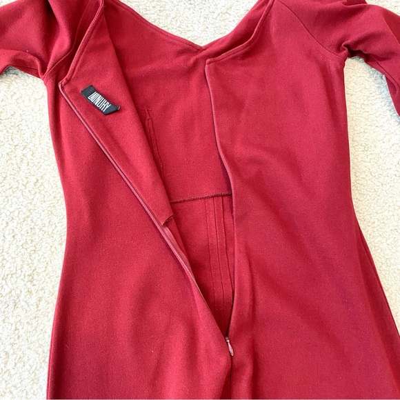 Laundry by Shelli Segal Body Con Midi V-Neck Dress - Picture 8 of 13